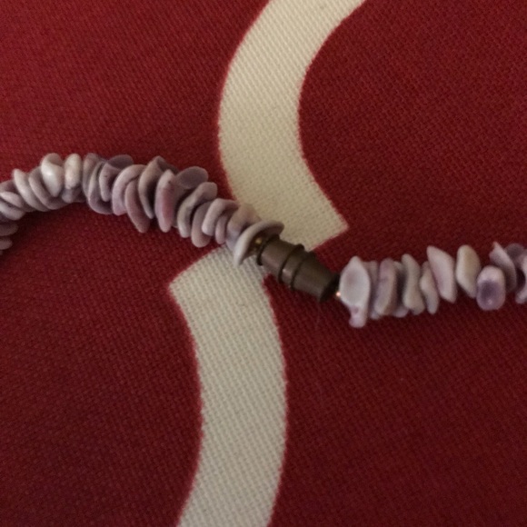 Purple shell necklace - Picture 4 of 5